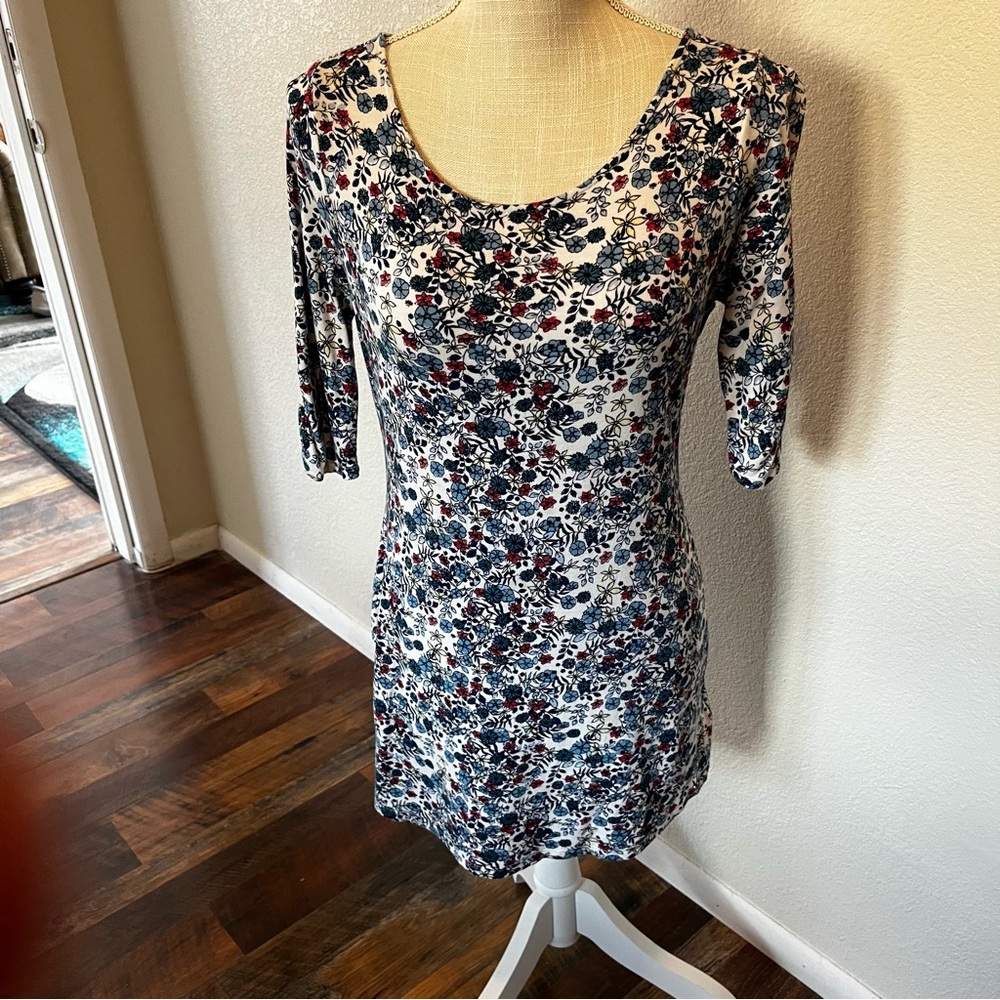 Motherhood Maternity Top - Floral Maternity - Size Small
